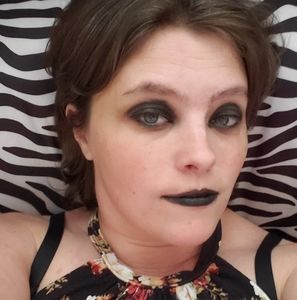 Mom of 6 and takes no Sh*t.